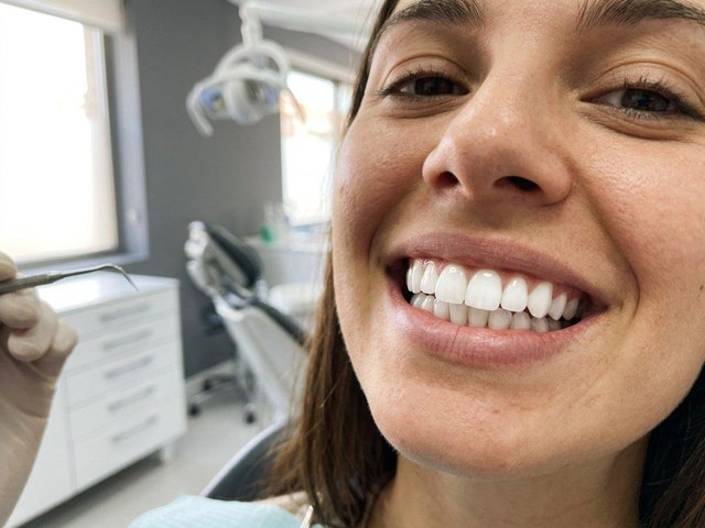 Presume de dientes más blancos con un blanqueamiento dental profesional en Ourense