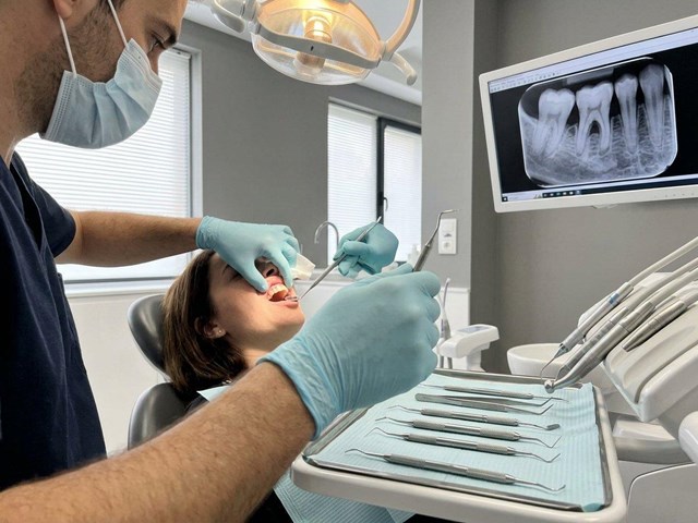 Recupera tus encías con el tratamiento de periodontitis en Ourense