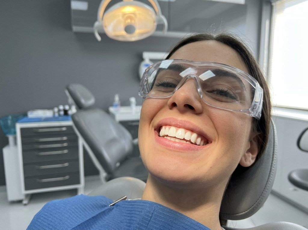 Foto 1 Tratamiento de caries y empastes dentales en Ourense para cuidar tu salud bucodental